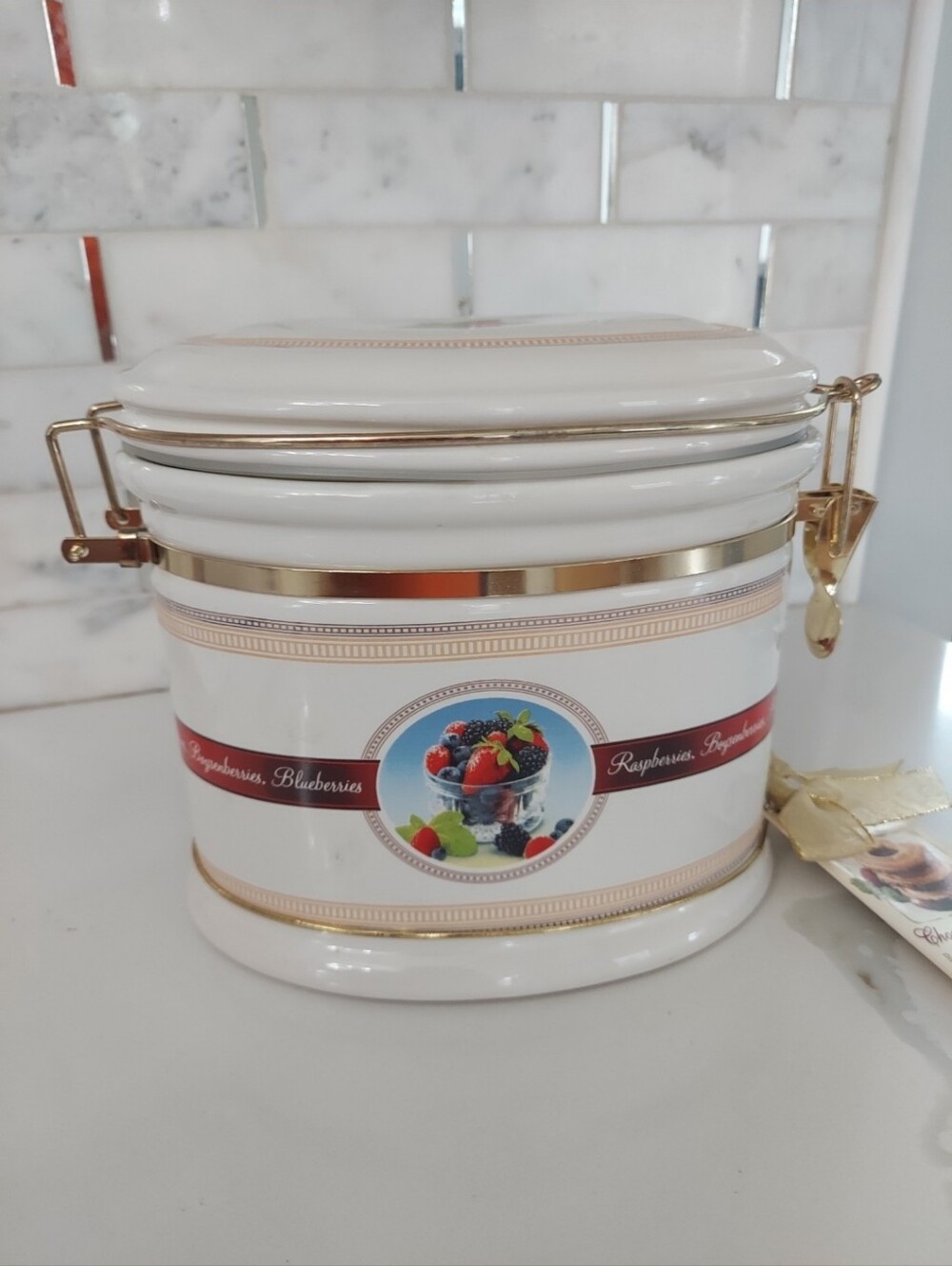 Vintage Knott's Berry Farm Kitchen Canister with Clasp Lid. NEVER USED.